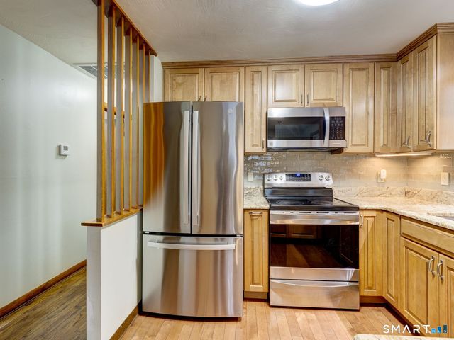 68 Fairlawn Road, Glastonbury, CT 06033