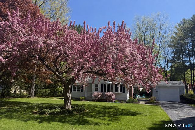 68 Fairlawn Road, Glastonbury, CT 06033