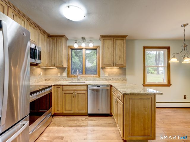 68 Fairlawn Road, Glastonbury, CT 06033