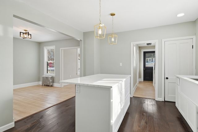 81 Chestnut St, West Springfield, MA 01089