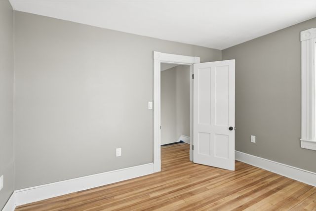 81 Chestnut St, West Springfield, MA 01089