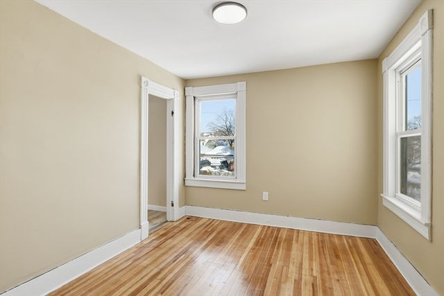 81 Chestnut St, West Springfield, MA 01089