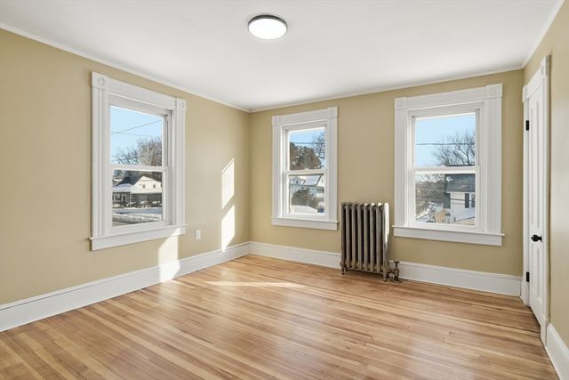 81 Chestnut St, West Springfield, MA 01089