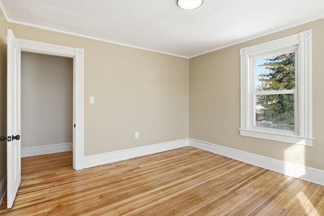 81 Chestnut St, West Springfield, MA 01089