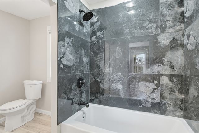 81 Chestnut St, West Springfield, MA 01089