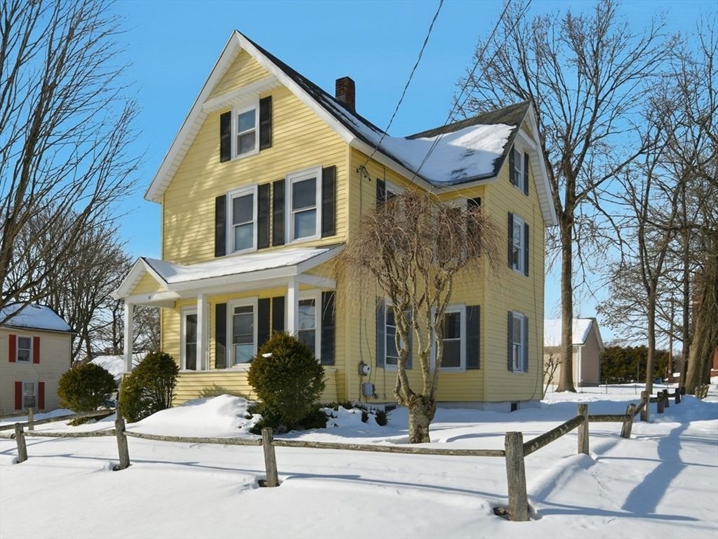 81 Chestnut St, West Springfield, MA 01089