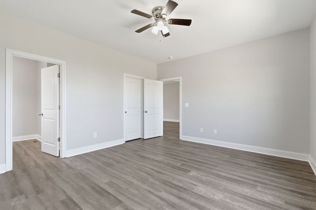 1897 Sheffield Ln, Columbia, TN 38401