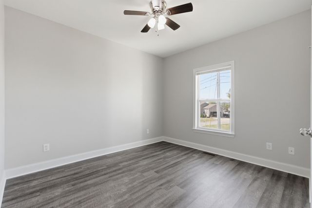 1897 Sheffield Ln, Columbia, TN 38401