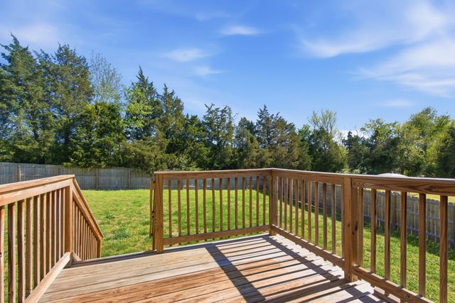 1897 Sheffield Ln, Columbia, TN 38401