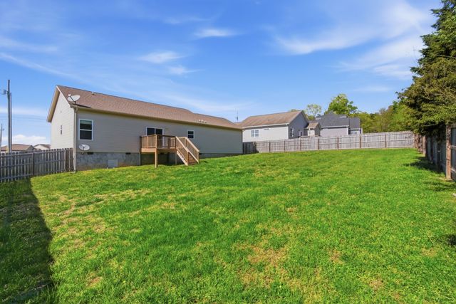 1897 Sheffield Ln, Columbia, TN 38401