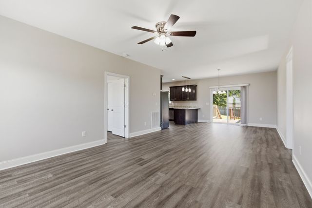 1897 Sheffield Ln, Columbia, TN 38401