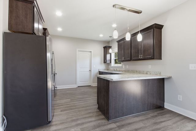 1897 Sheffield Ln, Columbia, TN 38401