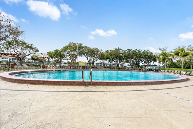 272 NORTHAMPTON N, West Palm Beach, FL 33417