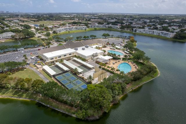 272 NORTHAMPTON N, West Palm Beach, FL 33417