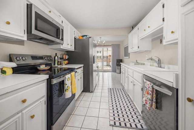 1118 Pilgrim PARKWAY, Elm Grove, WI 53122