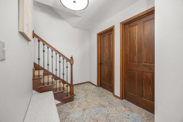 1118 Pilgrim PARKWAY, Elm Grove, WI 53122