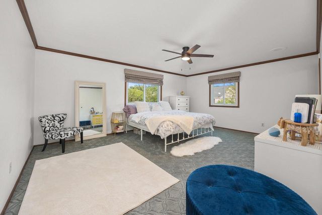 1118 Pilgrim PARKWAY, Elm Grove, WI 53122