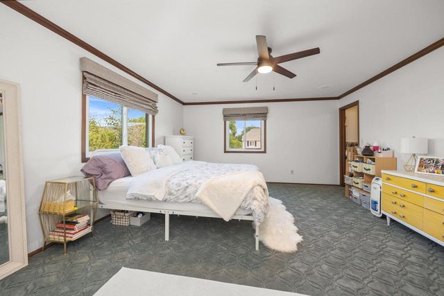 1118 Pilgrim PARKWAY, Elm Grove, WI 53122