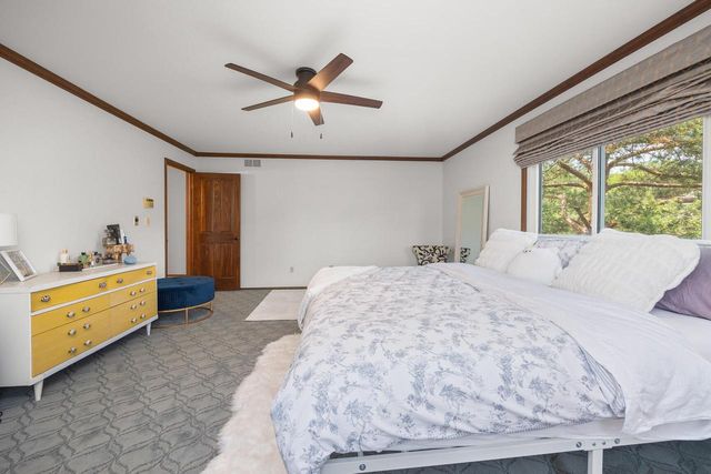 1118 Pilgrim PARKWAY, Elm Grove, WI 53122