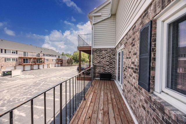 1118 Pilgrim PARKWAY, Elm Grove, WI 53122