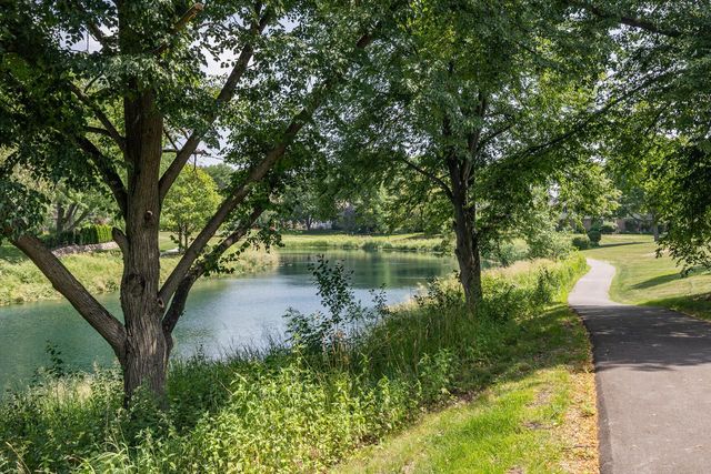 1118 Pilgrim PARKWAY, Elm Grove, WI 53122