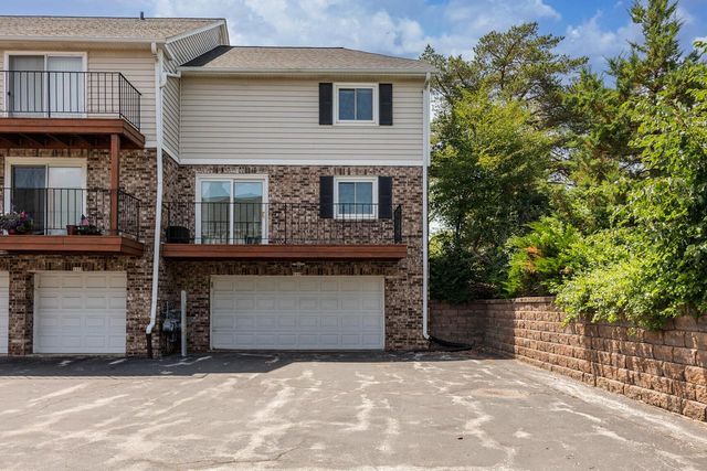 1118 Pilgrim PARKWAY, Elm Grove, WI 53122