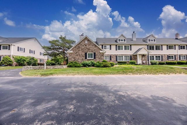 1118 Pilgrim PARKWAY, Elm Grove, WI 53122