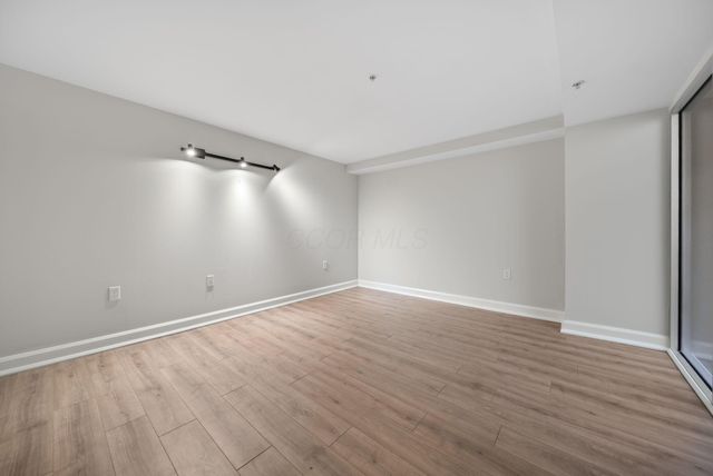 106 N High Street, 105, Columbus, OH 43215