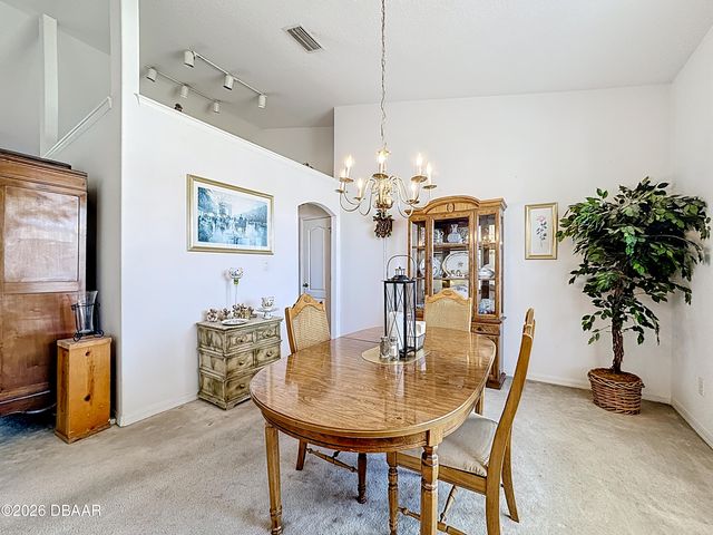 200 Round Man Street, Leesburg, FL 34748