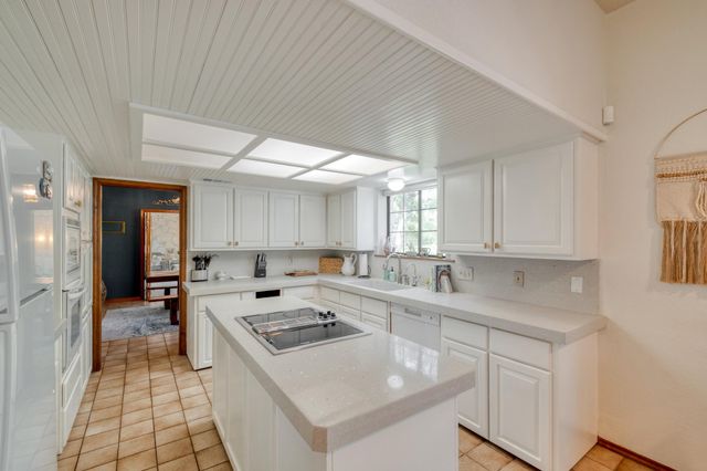 202 RIDGEWOOD DR, Georgetown, TX 78628