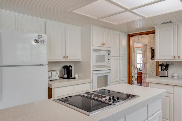 202 RIDGEWOOD DR, Georgetown, TX 78628