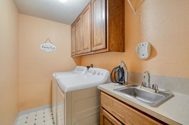 202 RIDGEWOOD DR, Georgetown, TX 78628