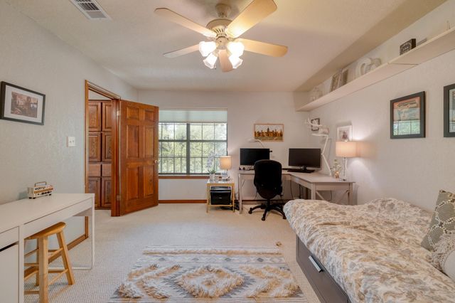 202 RIDGEWOOD DR, Georgetown, TX 78628