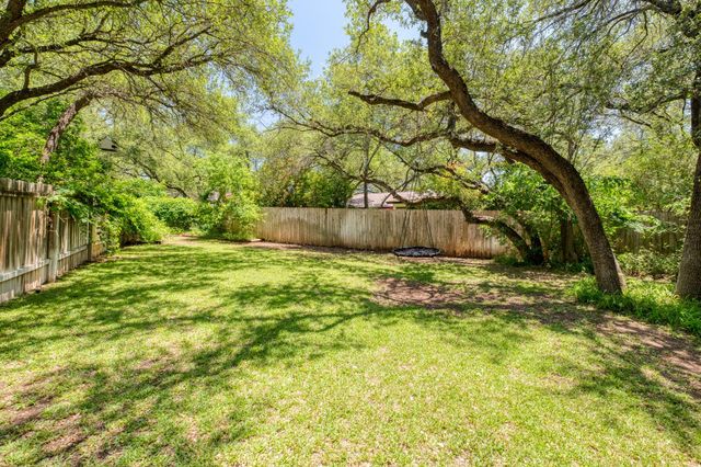 202 RIDGEWOOD DR, Georgetown, TX 78628