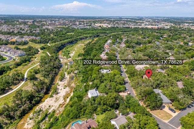 202 RIDGEWOOD DR, Georgetown, TX 78628