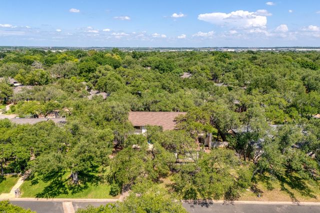 202 RIDGEWOOD DR, Georgetown, TX 78628