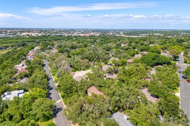202 RIDGEWOOD DR, Georgetown, TX 78628