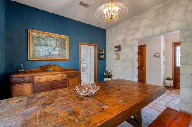 202 RIDGEWOOD DR, Georgetown, TX 78628