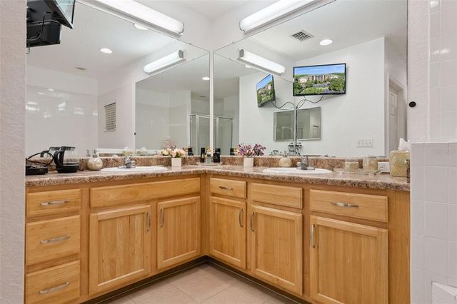 3060 PIRATES RETREAT COURT 305, Kissimmee, FL 34747
