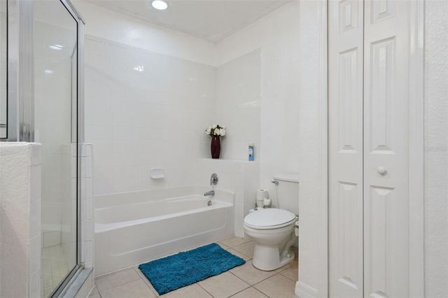 3060 PIRATES RETREAT COURT 305, Kissimmee, FL 34747