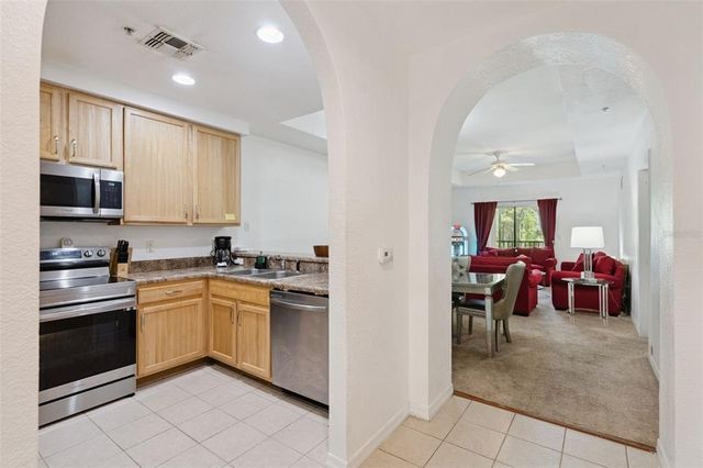 3060 PIRATES RETREAT COURT 305, Kissimmee, FL 34747