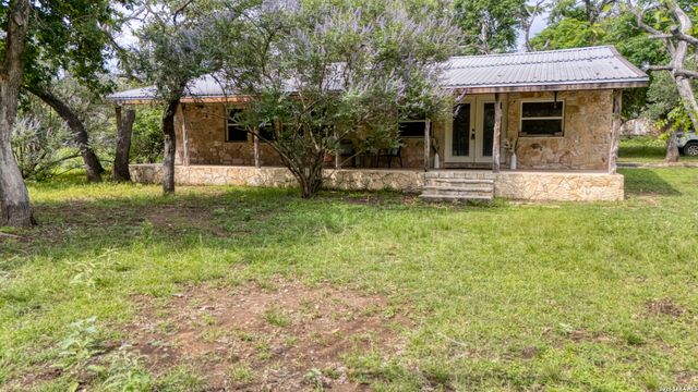 340 Rio Oak, Pipe Creek, TX 78063