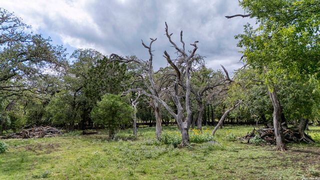340 Rio Oak, Pipe Creek, TX 78063