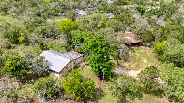 340 Rio Oak, Pipe Creek, TX 78063