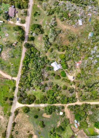 340 Rio Oak, Pipe Creek, TX 78063