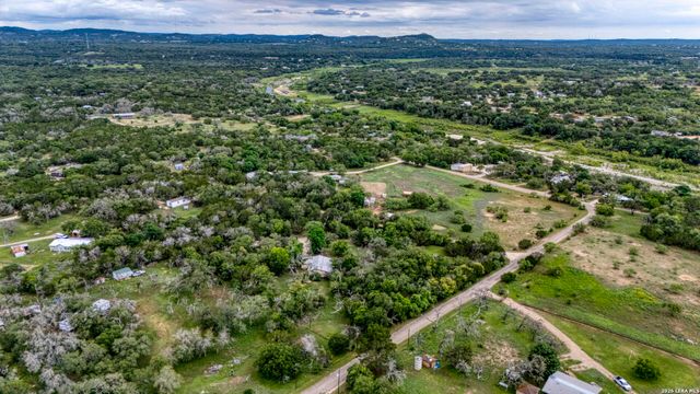 340 Rio Oak, Pipe Creek, TX 78063
