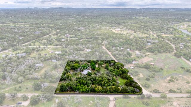 340 Rio Oak, Pipe Creek, TX 78063