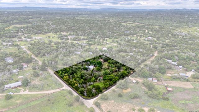 340 Rio Oak, Pipe Creek, TX 78063