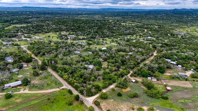 340 Rio Oak, Pipe Creek, TX 78063