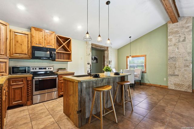340 Rio Oak, Pipe Creek, TX 78063